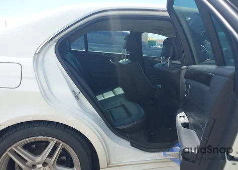 2014 Mercedes-Benz E 350 z USA, uszkodzony, nr VIN WDDHF5KBXEA873064